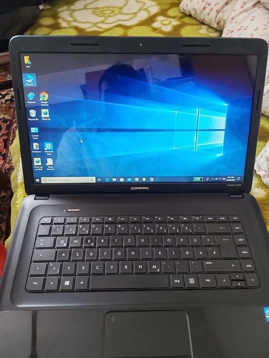 Vând doua laptop uri Compaq cq58