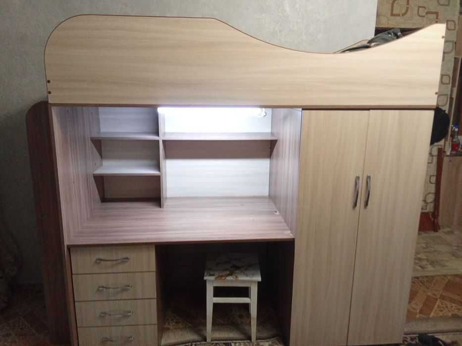 Продам детский гарнитур.