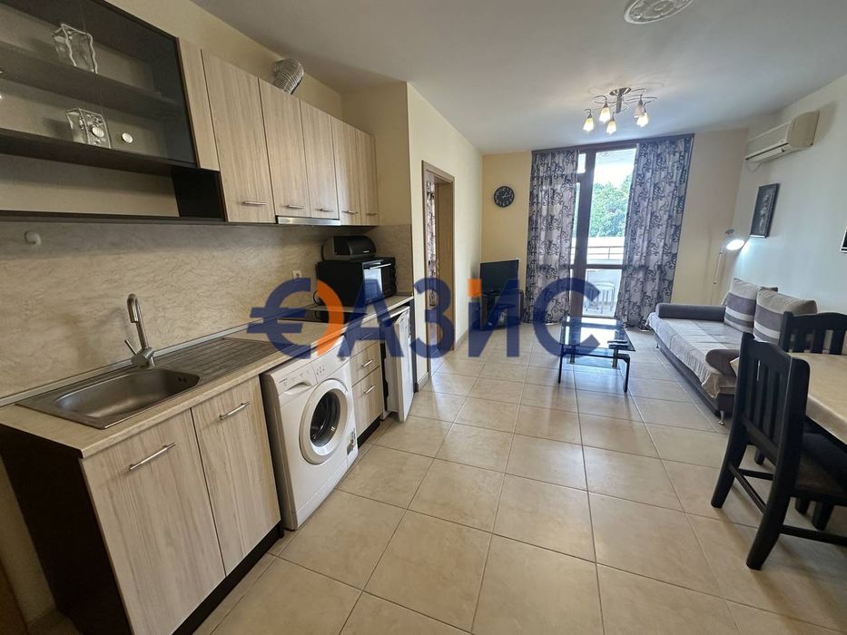 Продава се Двустаен апартамент в к.к. Слънчев бряг - 64 кв.м за 1110 €/кв.м - Снимка #2