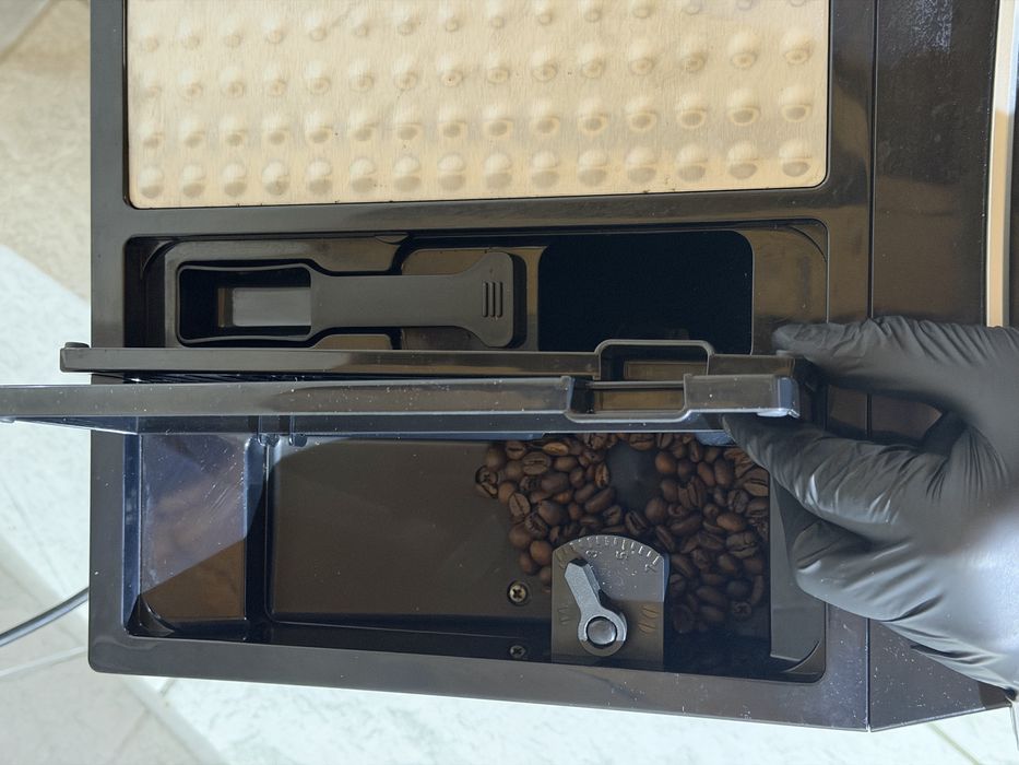 Кафемашина кафеавтомат DeLonghi Perfecta Cappuccino