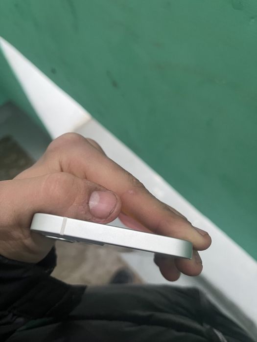 Продам айфон 12