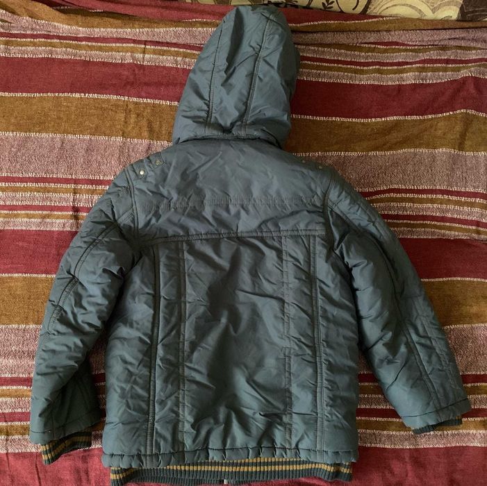 Продам детскую куртку