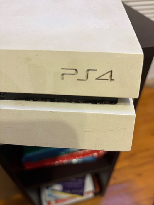Plaistation 4        П