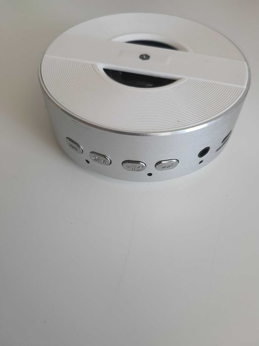 Boxă Bluetooth portabilă – card USB, AUX, autonomie bună