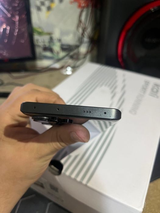 Продам Xiaomi Redmi Note 13 Pro+ 12 ГБ/256 ГБ