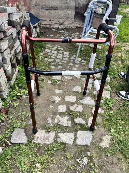 Vând cadru metalic, aeroteram, calorifer electric si scaun cu wc