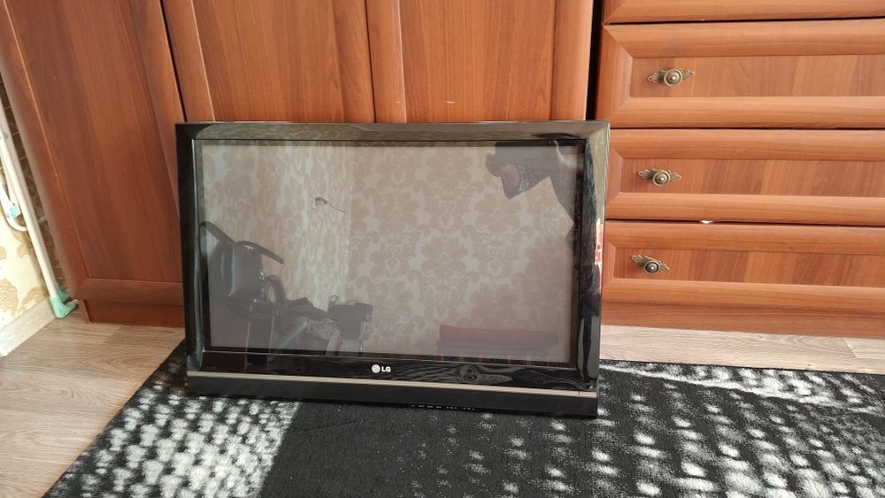 Телевизор LG 82 диагональ