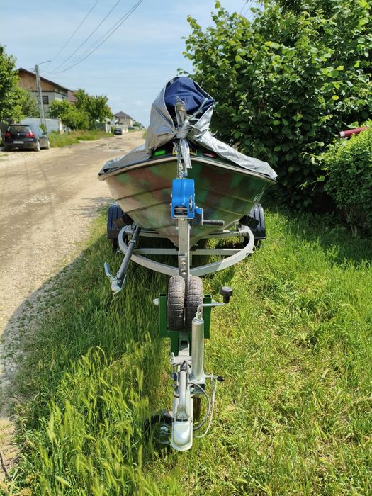 Vând sau schimb cu Cabinata.