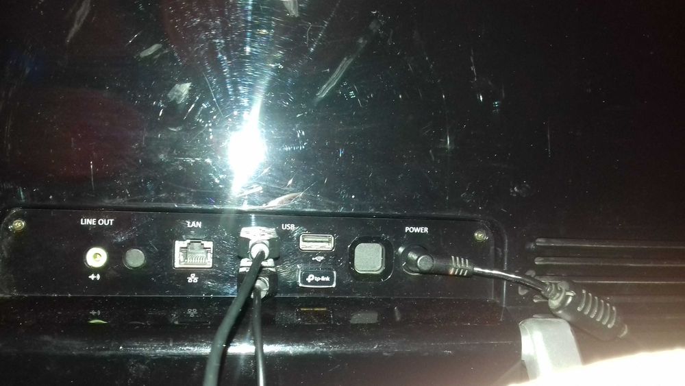 Trei calculatoare desktop