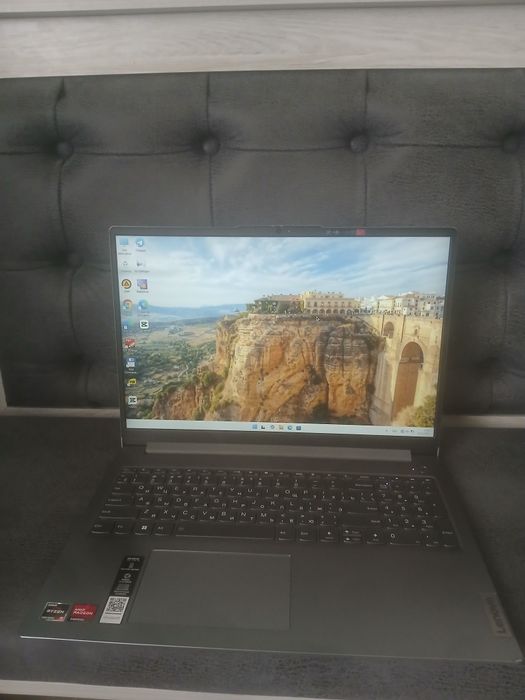 Ноутбук сатылады бахасы 3 млн сум