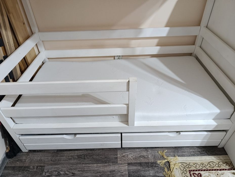 Продам двухъярусная