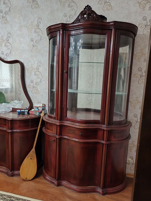 Сервант в зал, спальный, диван