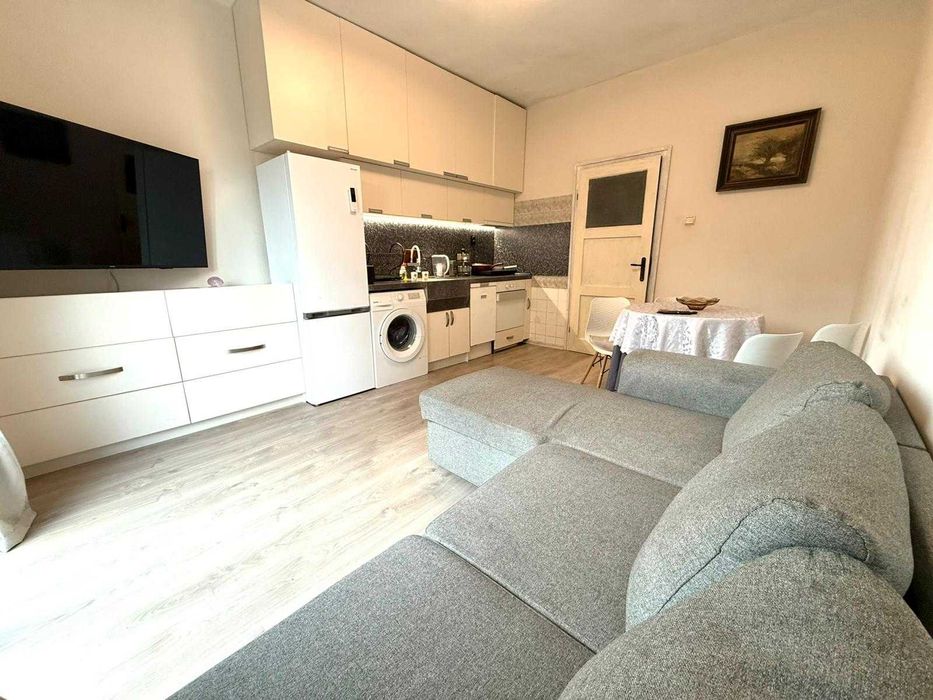 Дава се под наем Тристаен апартамент в Варна, Гръцка махала - 77 кв.м за 1200 € - Снимка #4