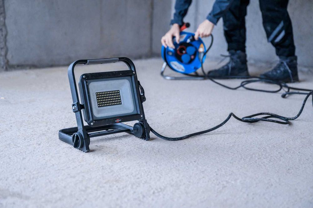 Переносной светодиодный прожектор 50W. Brennenstuhl