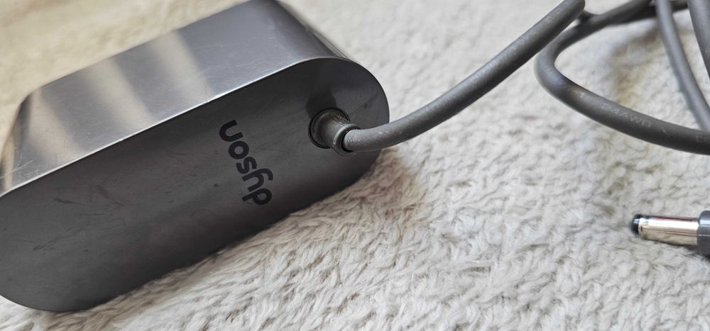 vand incarcator original aspirator dyson v7