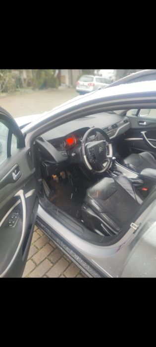 Citroen C5 1.6 HDi 110 kc кожен салон ,печка, перфектно състояние обсл