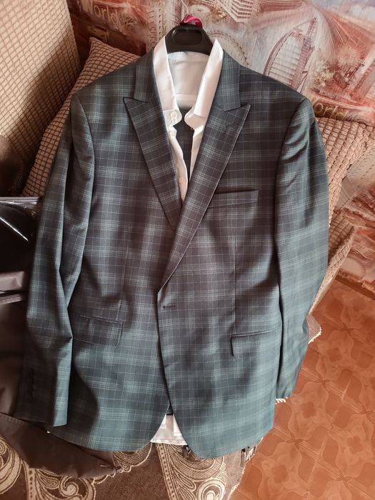 Костюм Тройка    продам