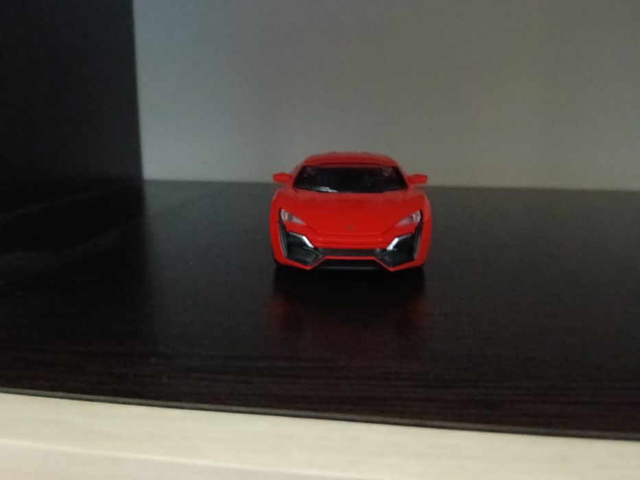 Продам игрушечную машинку