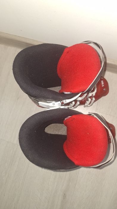 Clapari Sport Fit T50 39 rosii Slovenia second-hand