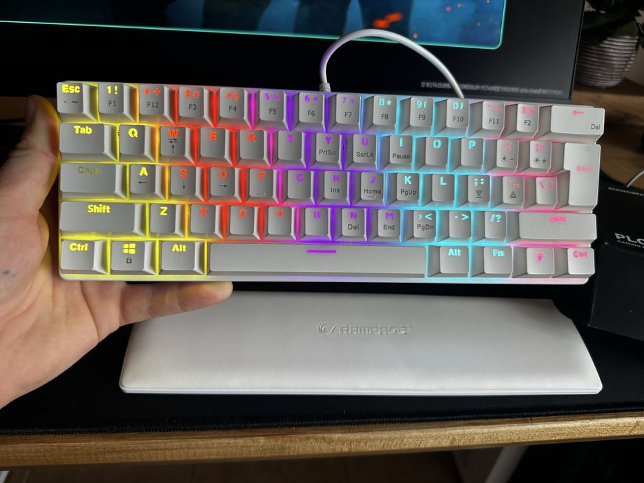 Tastatură Gaming Mecanică 60% Albă RGB