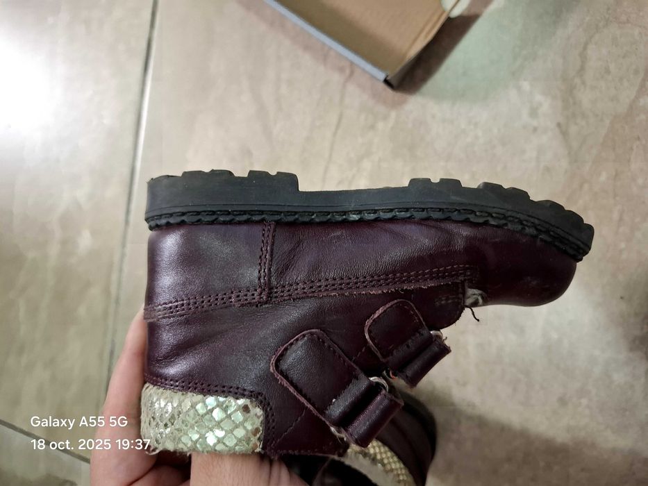 Ghete imblanite fetite, Bambini, marimea 23, pret negociabil