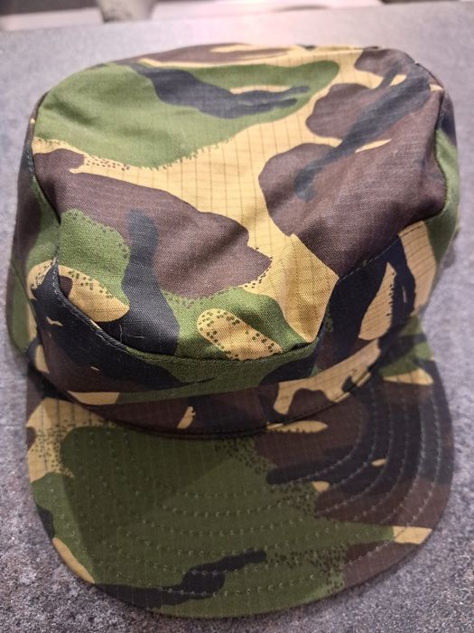 Capelă militară, camuflaj pădure!