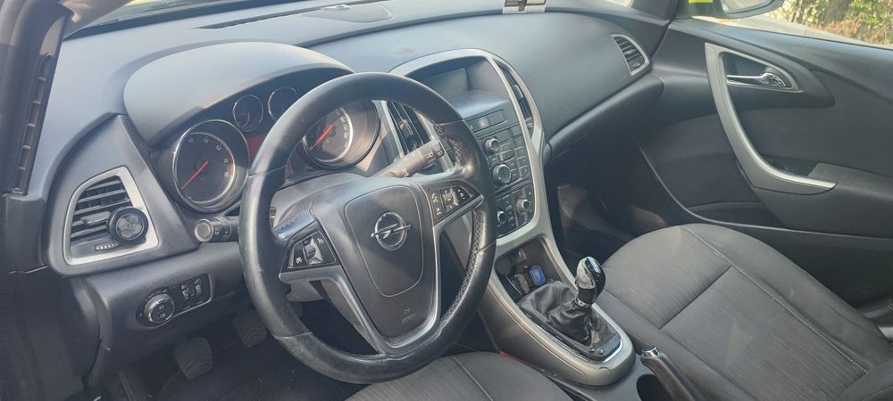 Opel Astra J 1.4 АГУ