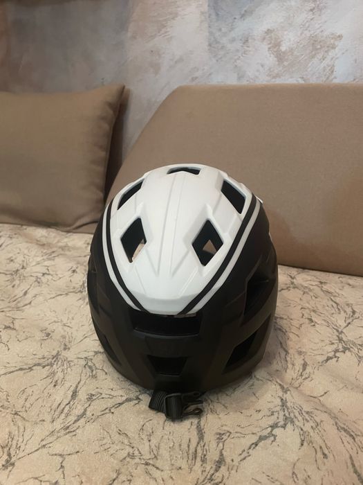 Каска на марка DRAG