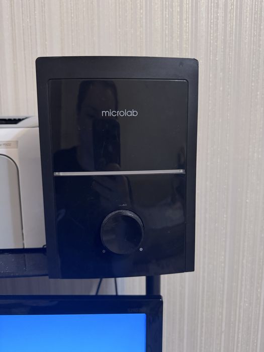 Компьютер Самсунг в комплекте со столом