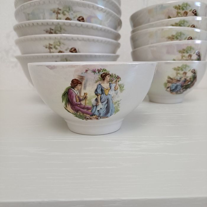 Продам набор тарелок и пиал