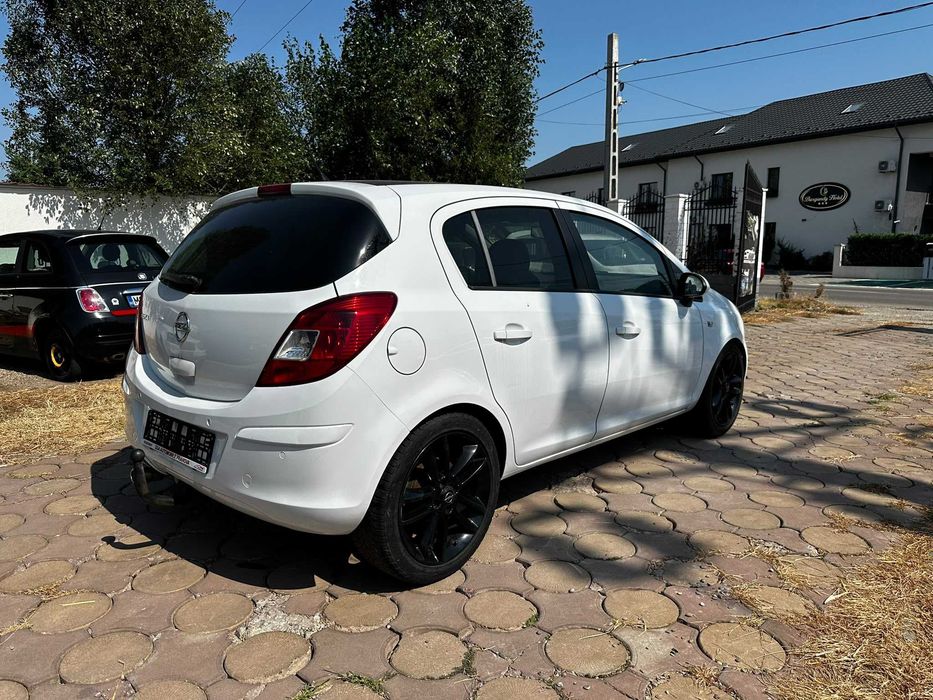 Opel CORSA 1.4 Benzina 2011