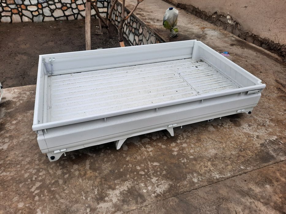 Labo bort poli bilan