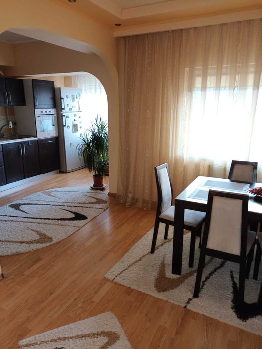 Casa de vanzare cu gradina