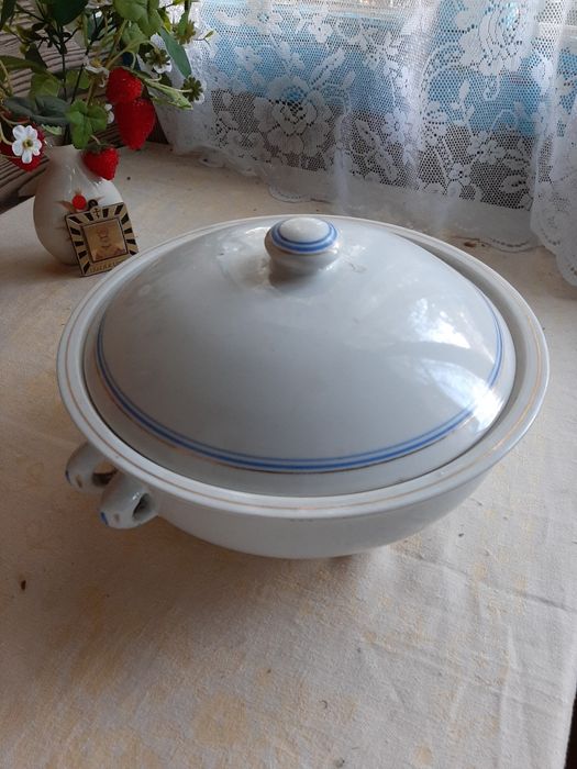 Продам керамическую супницу