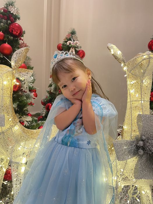 Продам 2 платье Эльзы