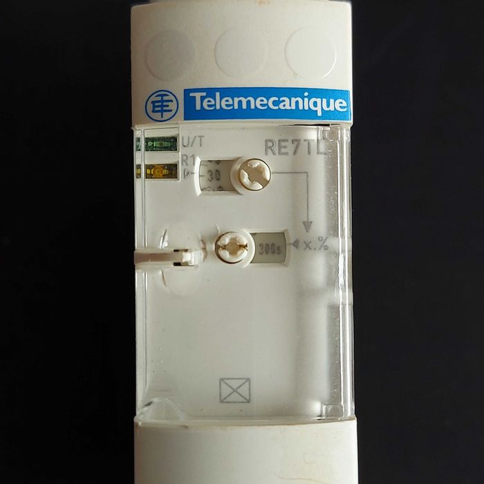 Releu temporizare Schneider RE7TL 11BU Telemecanique