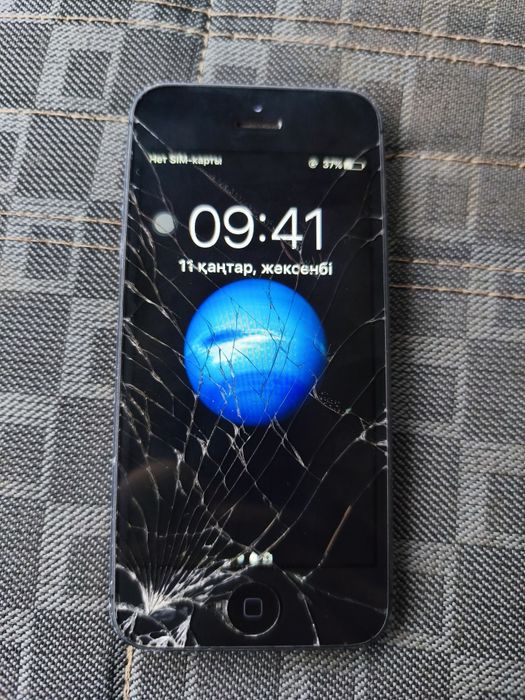 Продаю iPhone 5 рабочий