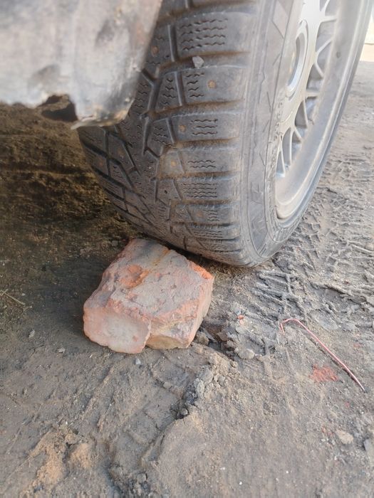 Продам комплект r16  от бмв стояли на е34