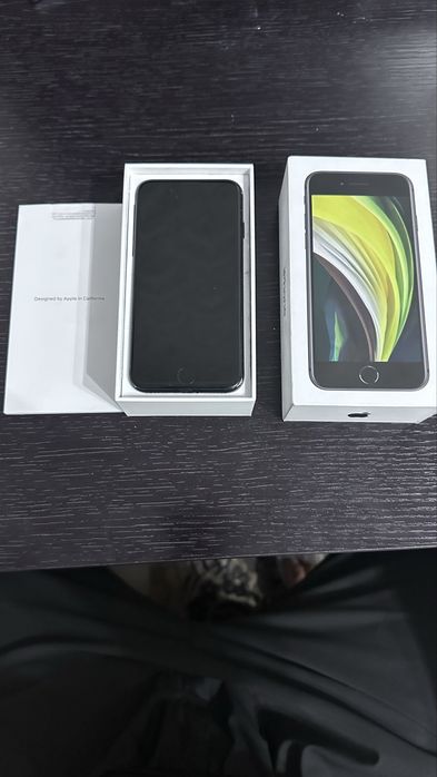 Срочно продам Айфон SE