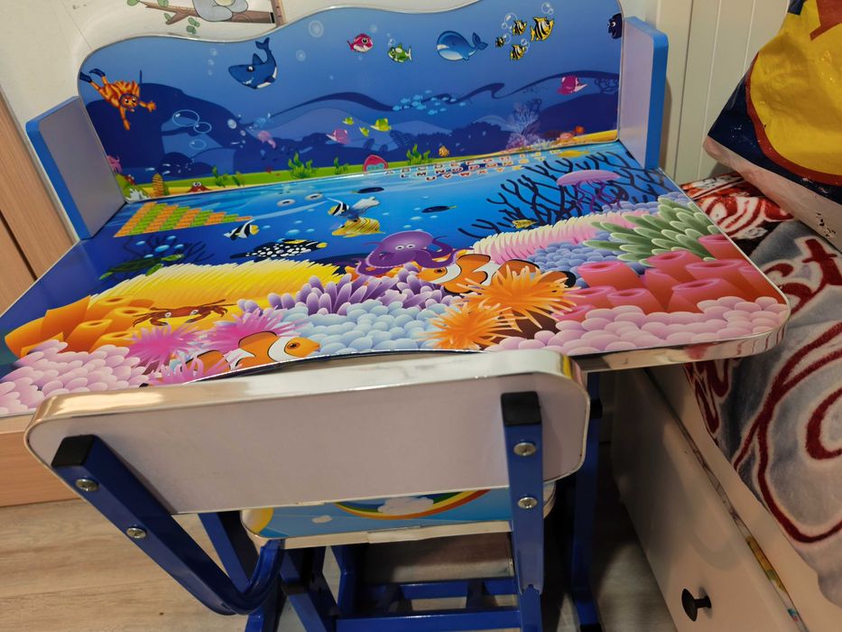 Birou cu scaun pentru copii