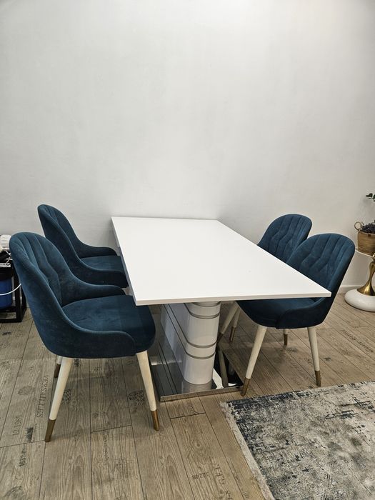 Стол кухонный белый стильный