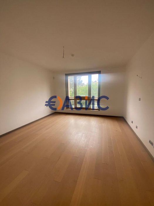 Продава се Четиристаен апартамент в к.к. Слънчев бряг - 280 кв.м за 674 €/кв.м - Снимка #1