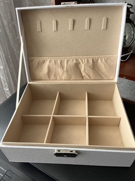 Шкатулка для украшений