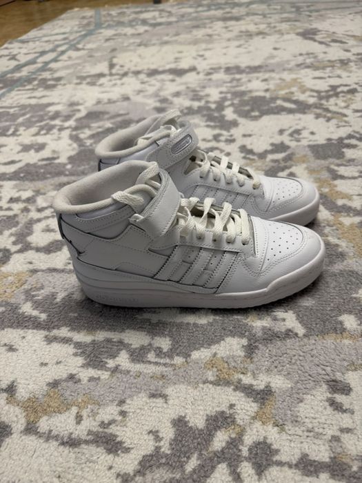 Кроссовки Adidas
