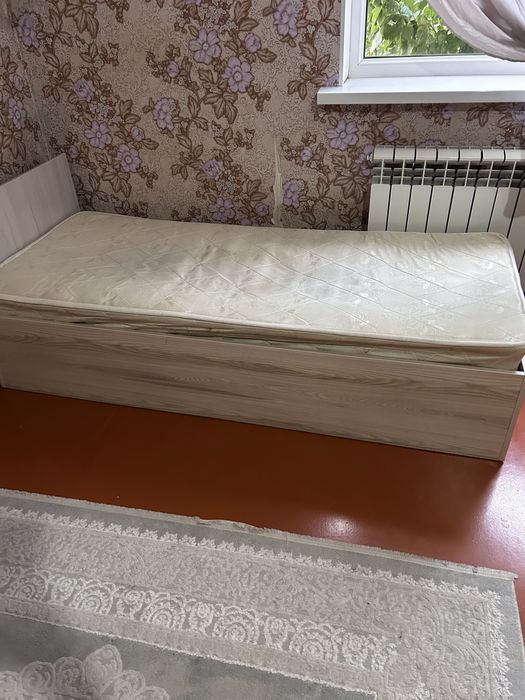 Шкаф,робочий стол, 2 кровать