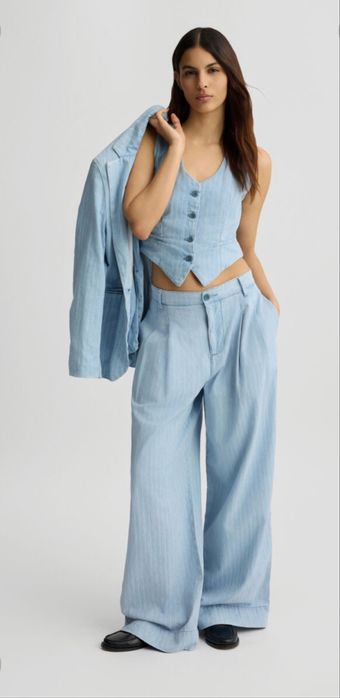 Продавам дамски комплект LIU JO