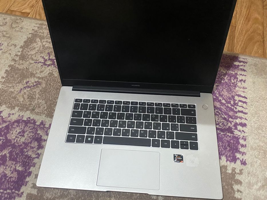 Huawei AMD ryzen 5 5500U