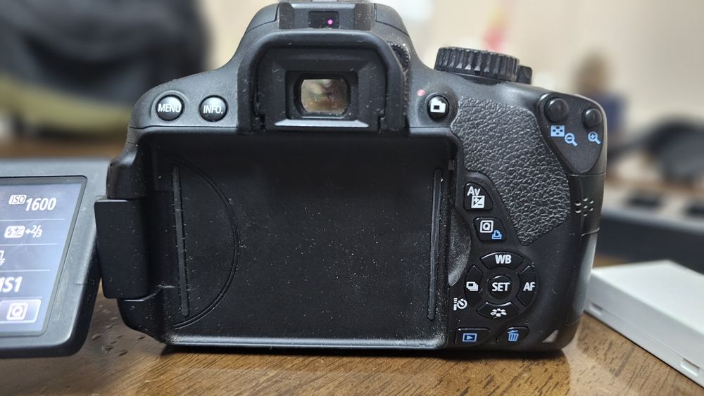 Фотоаппарат Canon 650d