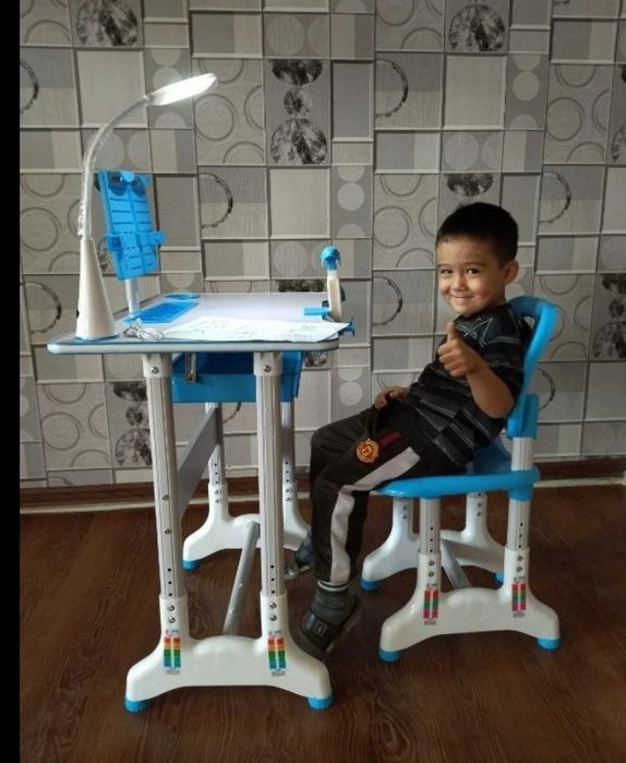 Детская  многофункциональная парта стул трансформер  2в1