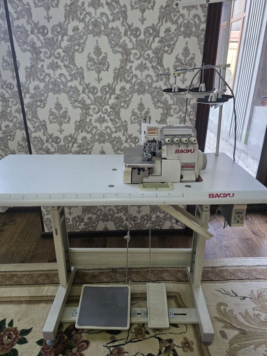 Продаётся оверлок Baoyu